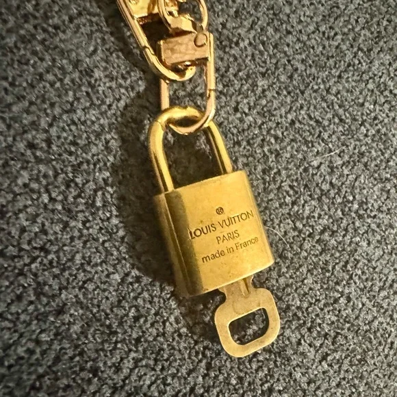 Louis Vuitton Lock & Key Gold #334/unbranded choker necklace/matching bracelet - Picture 3 of 5